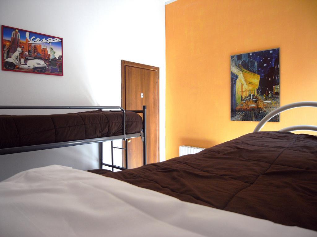 Hostel California Milano Ngoại thất bức ảnh
