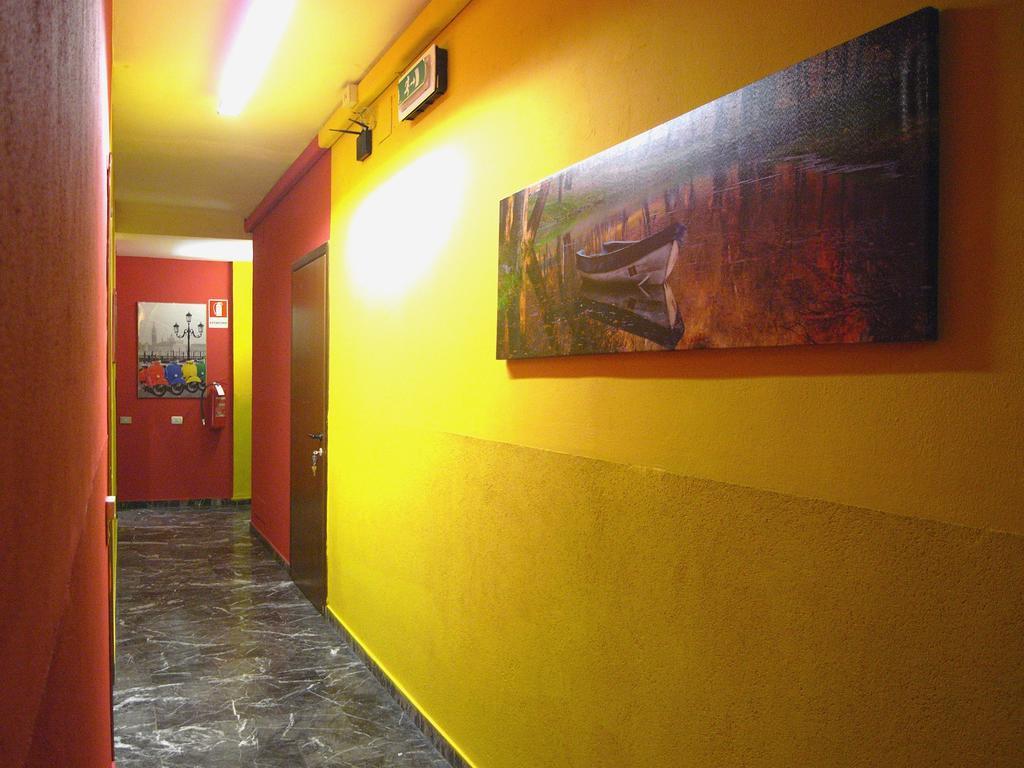 Hostel California Milano Phòng bức ảnh
