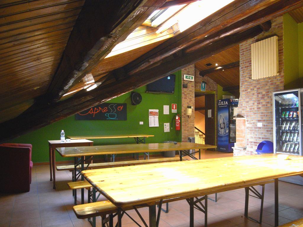 Hostel California Milano Ngoại thất bức ảnh