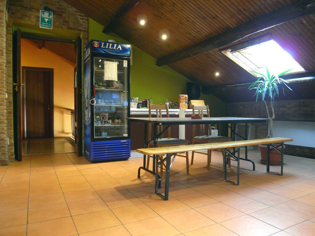 Hostel California Milano Ngoại thất bức ảnh