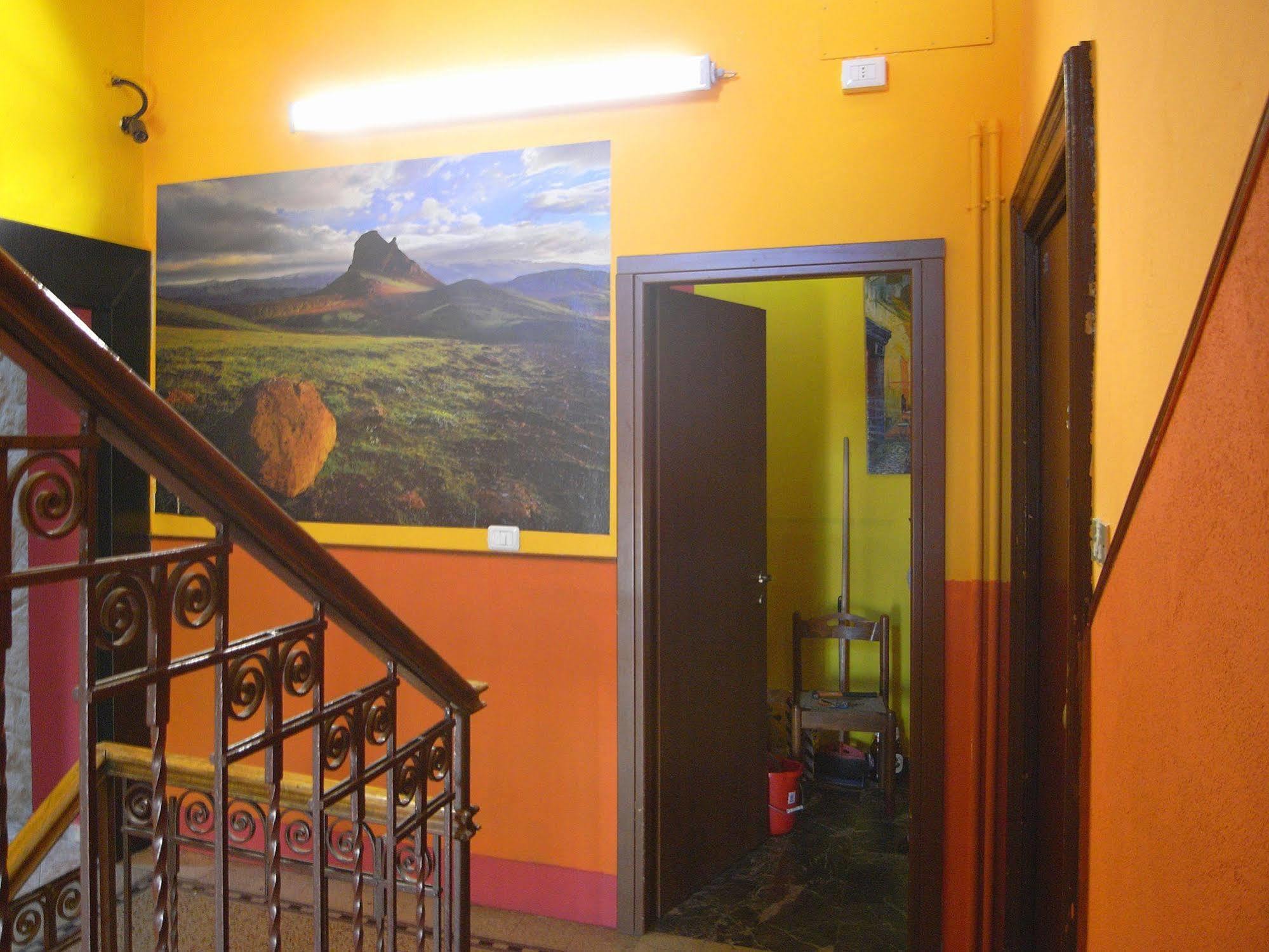 Hostel California Milano Ngoại thất bức ảnh