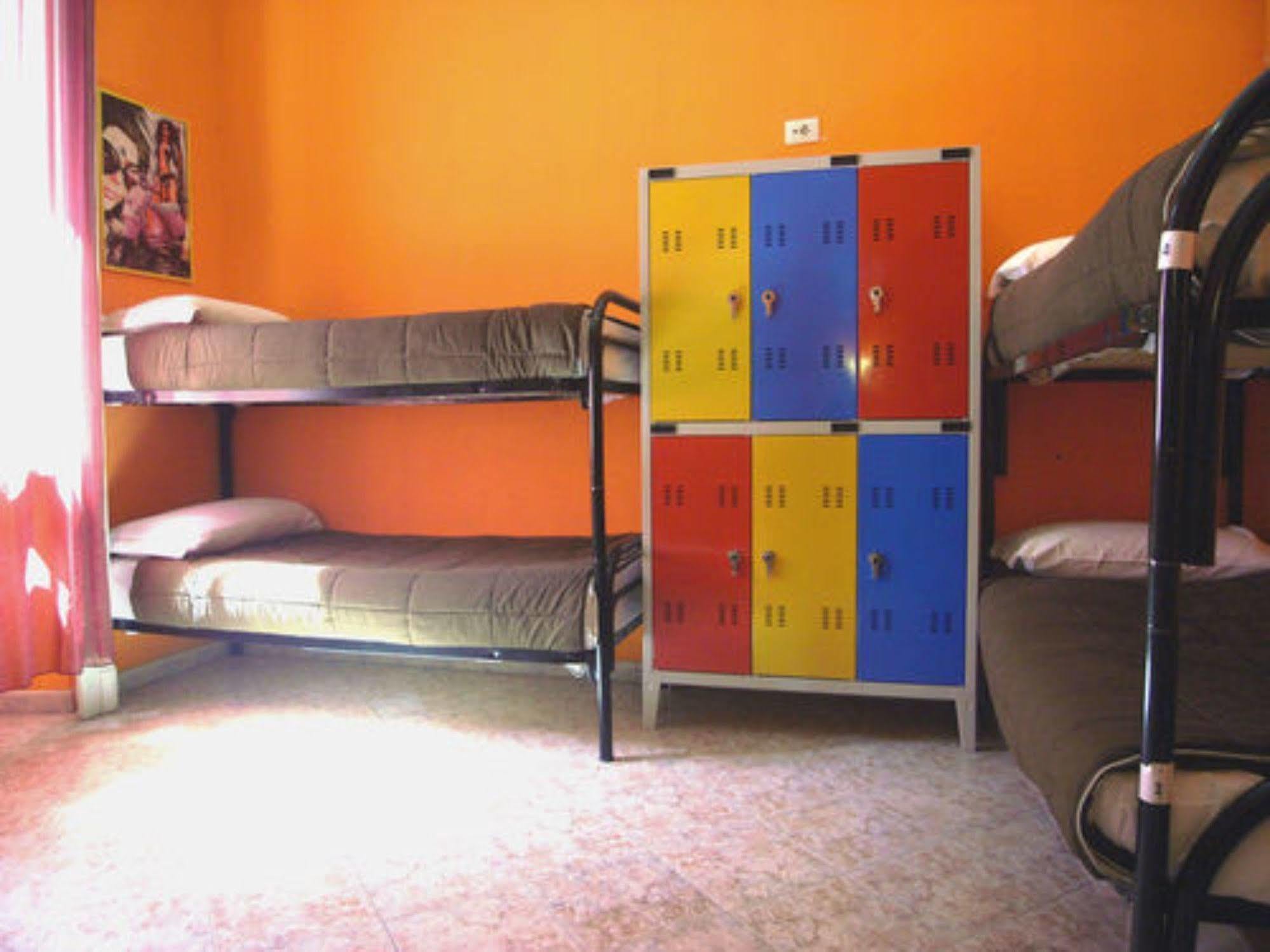 Hostel California Milano Ngoại thất bức ảnh