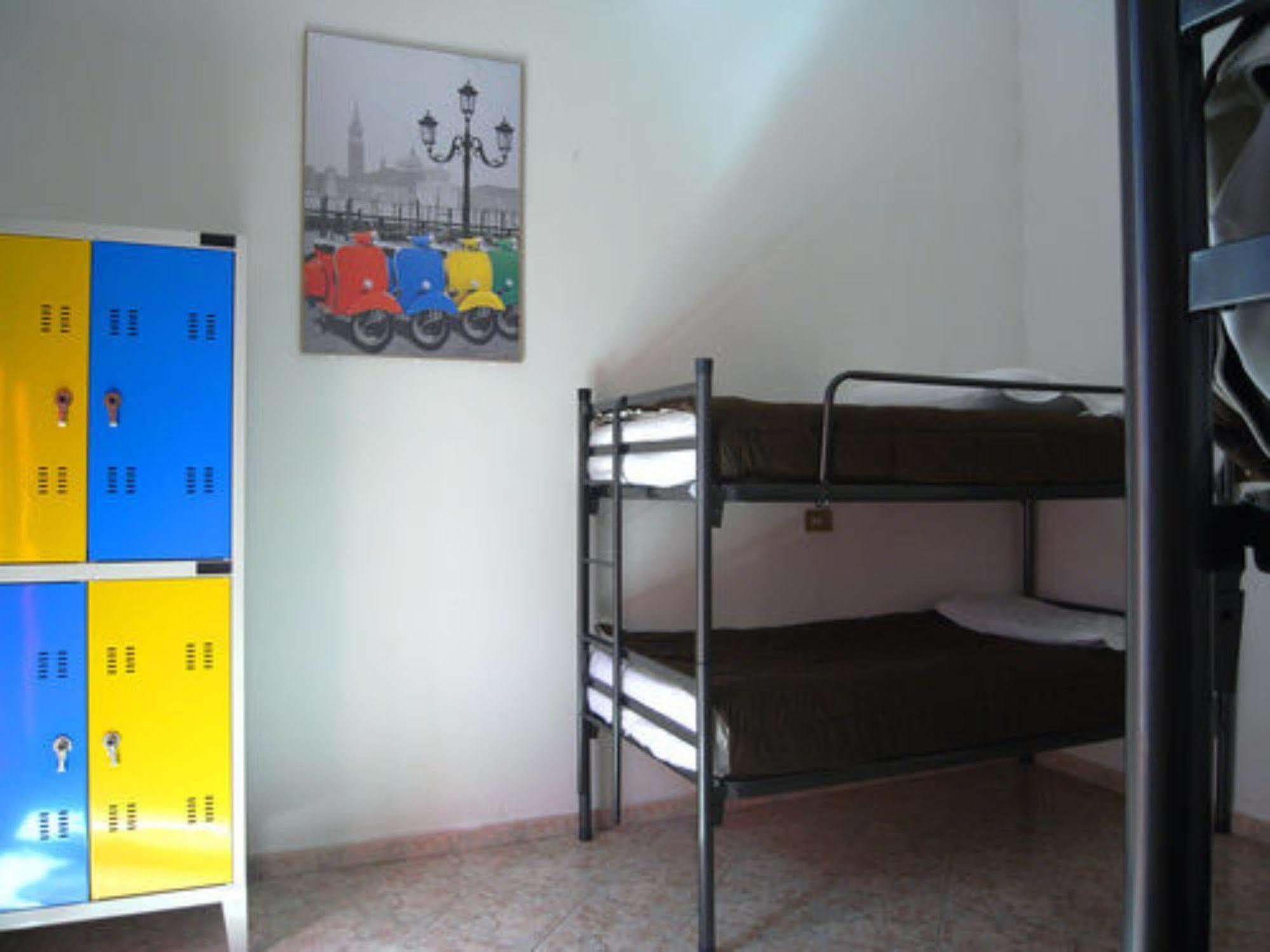 Hostel California Milano Ngoại thất bức ảnh