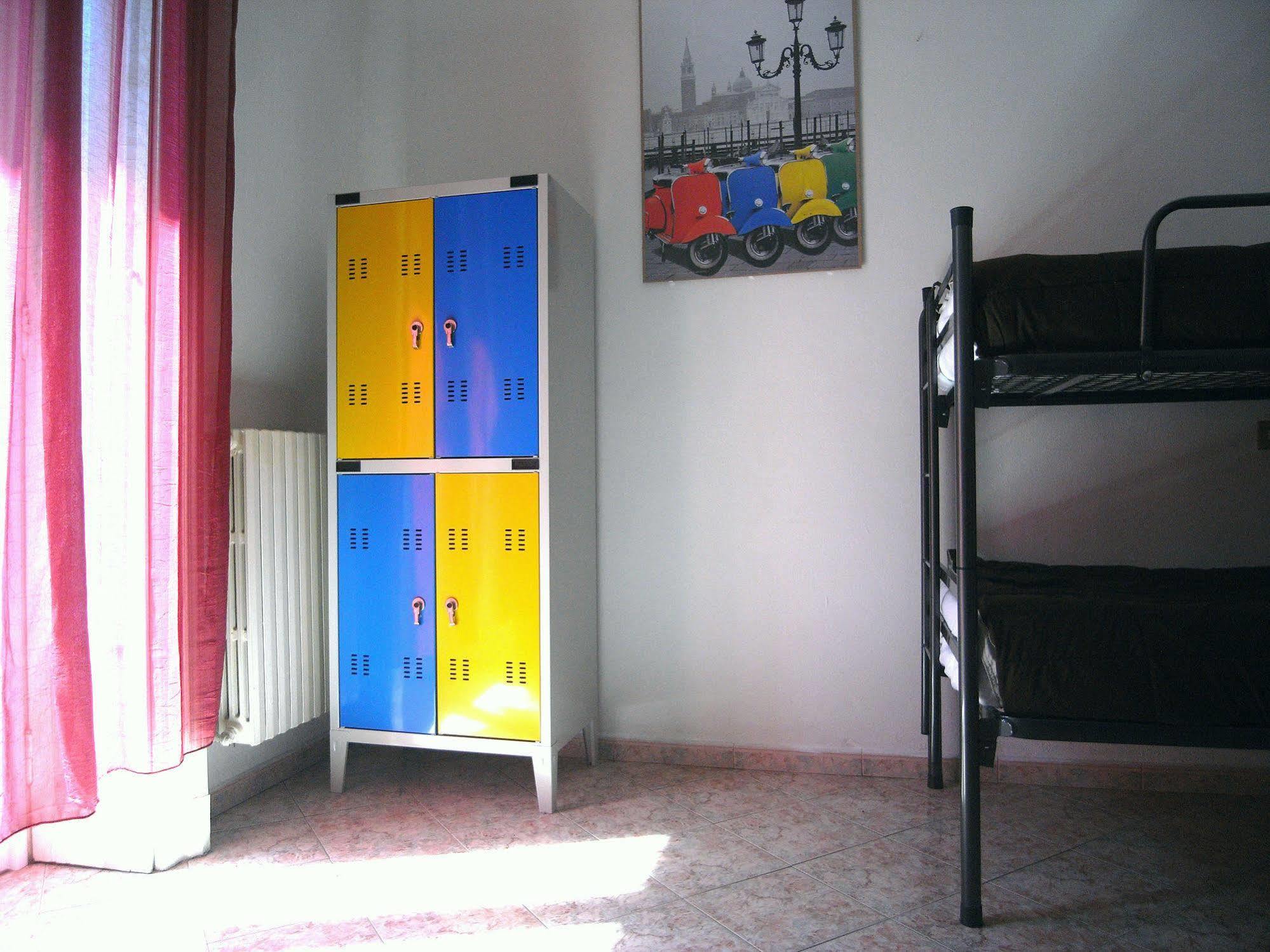 Hostel California Milano Ngoại thất bức ảnh