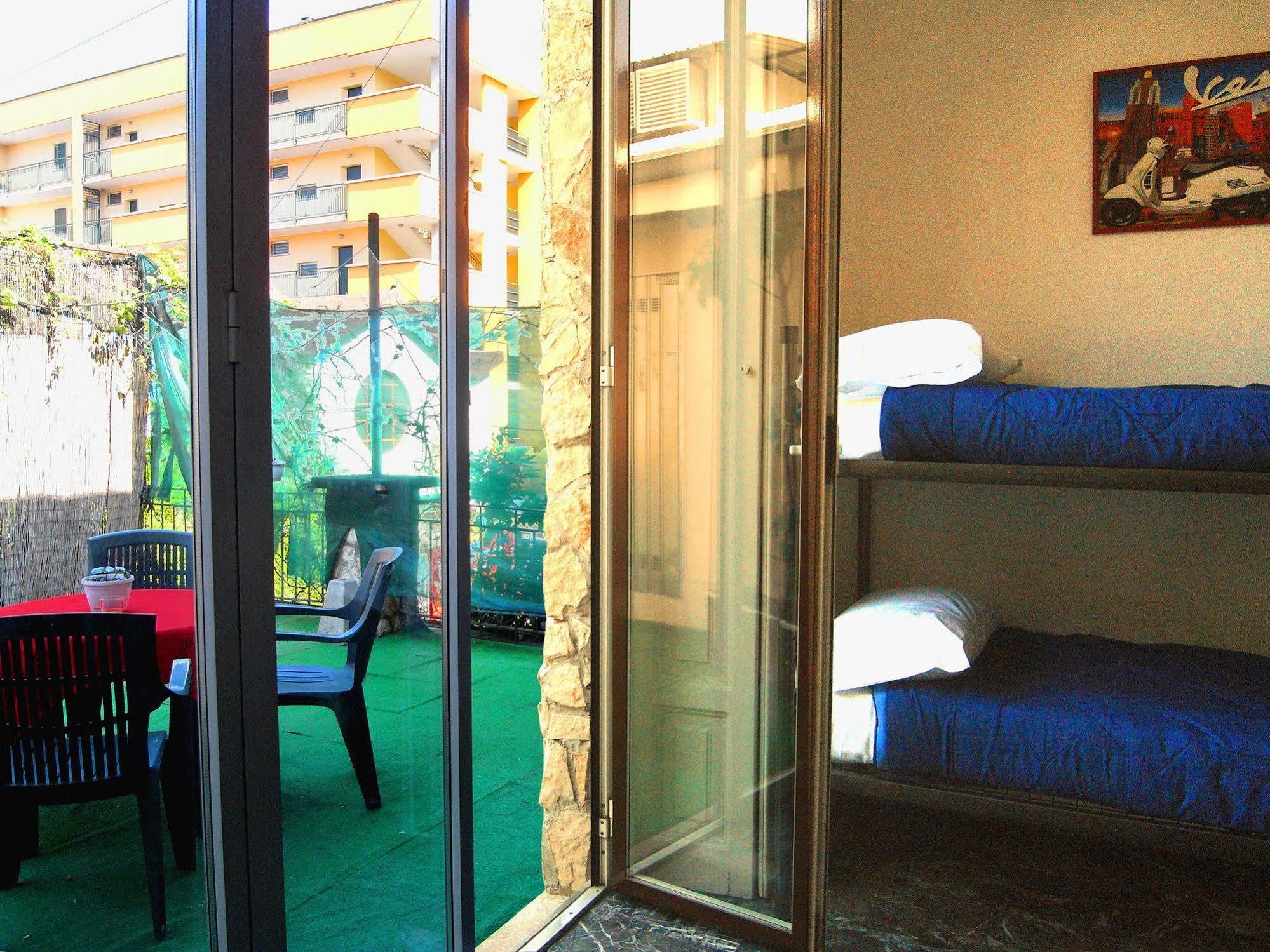 Hostel California Milano Ngoại thất bức ảnh