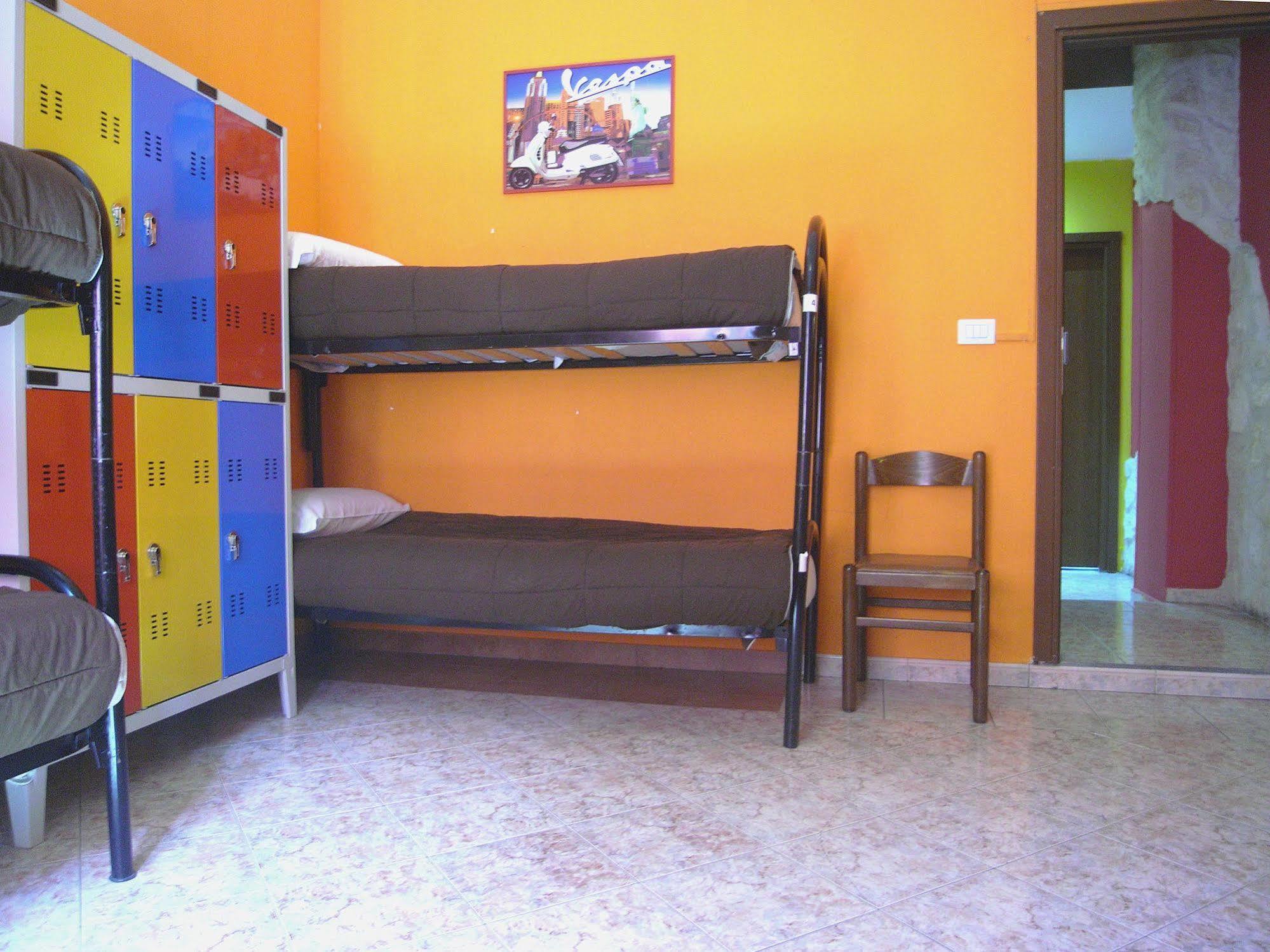 Hostel California Milano Ngoại thất bức ảnh