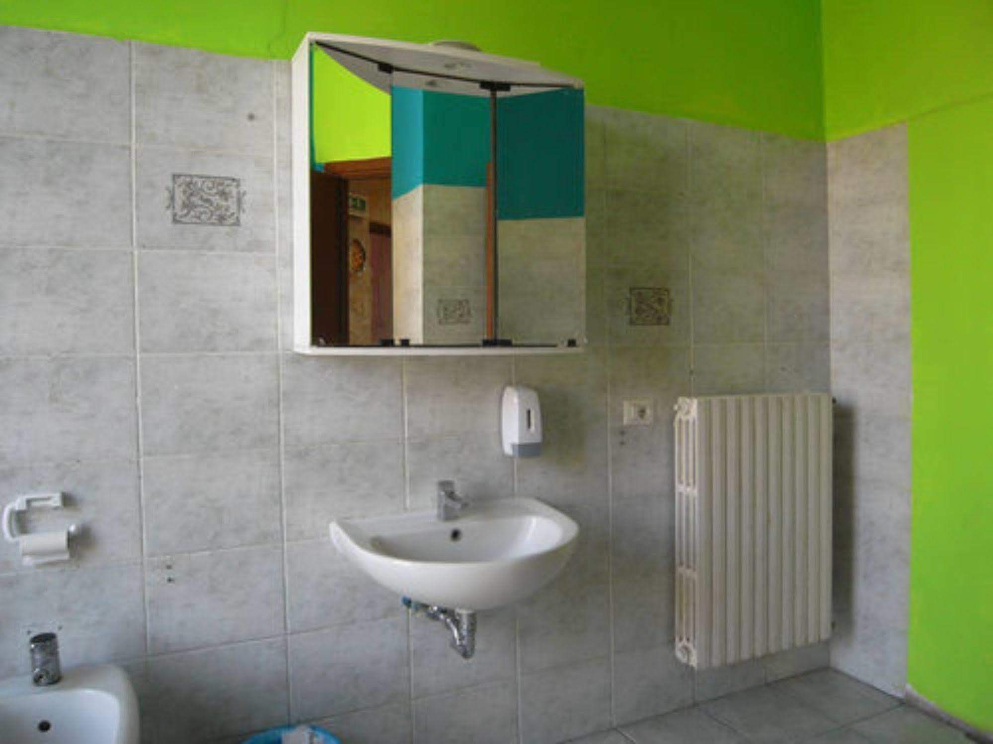 Hostel California Milano Ngoại thất bức ảnh
