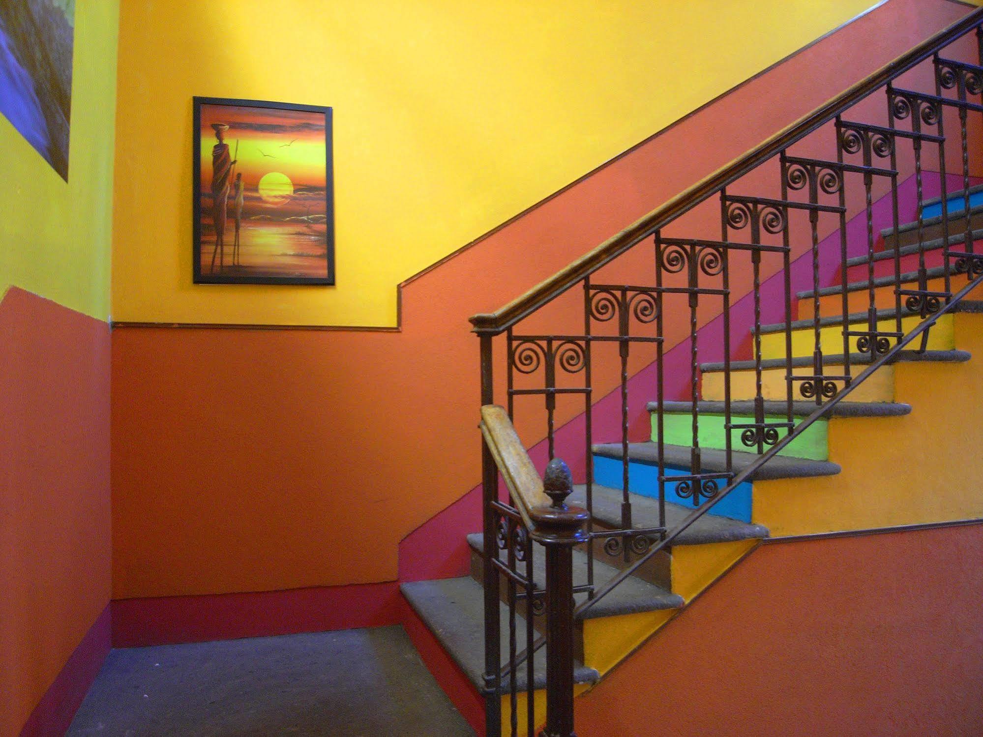 Hostel California Milano Ngoại thất bức ảnh