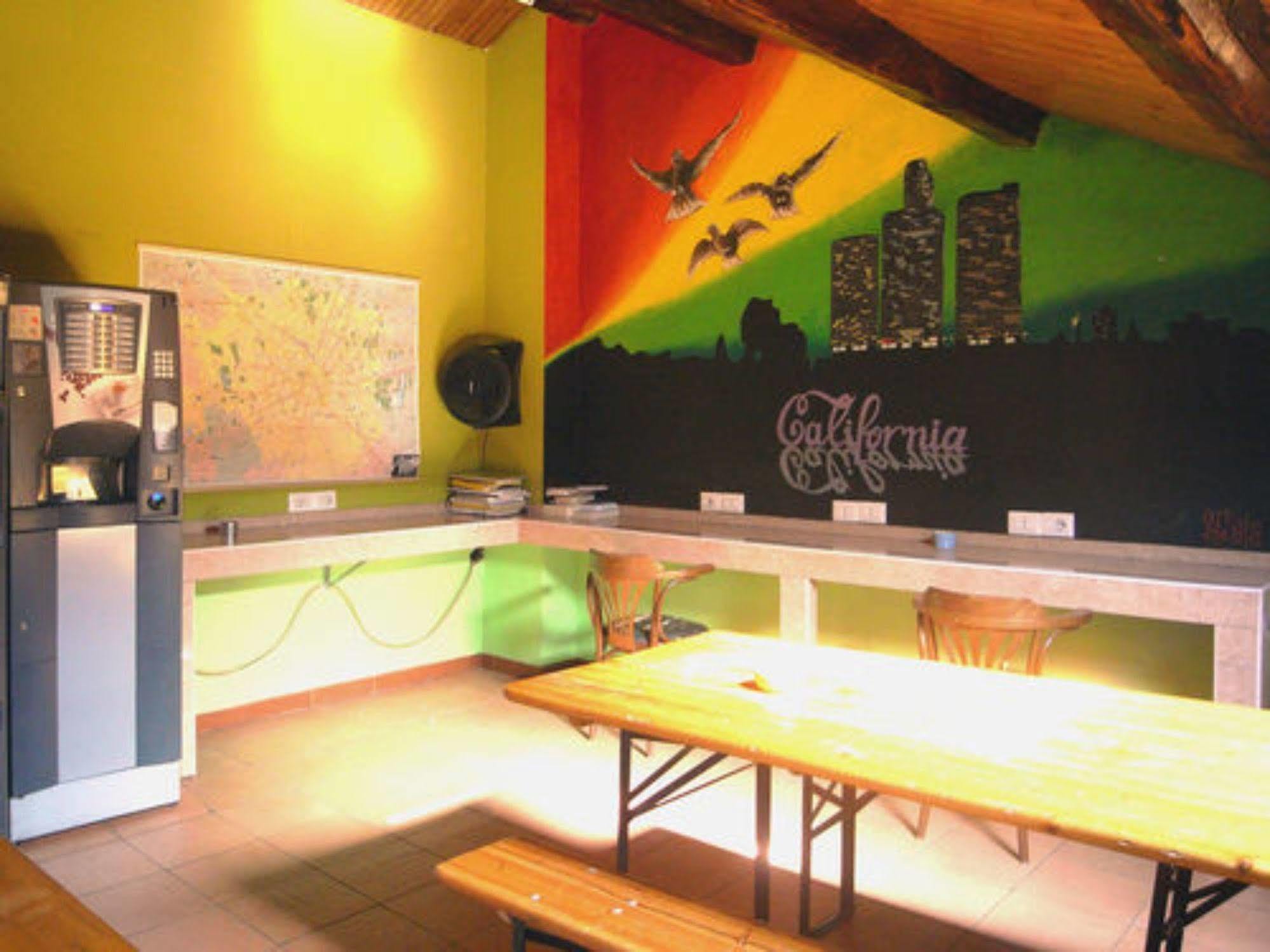 Hostel California Milano Ngoại thất bức ảnh